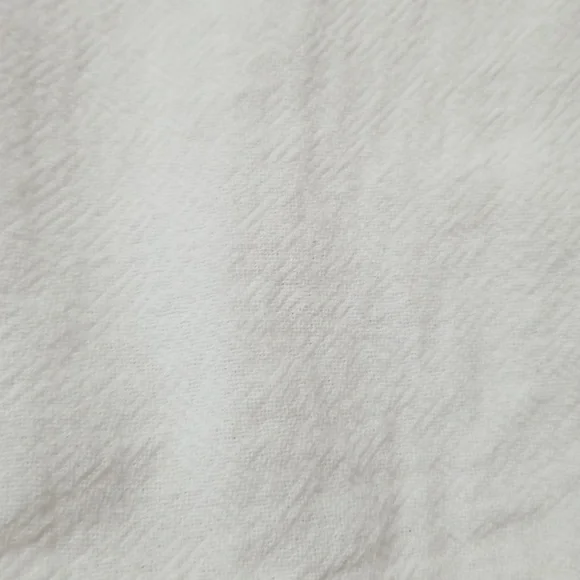 CHICO'S Textured White V-Neck Roll Tab Blouse with Pocket - Picture 8 of 13